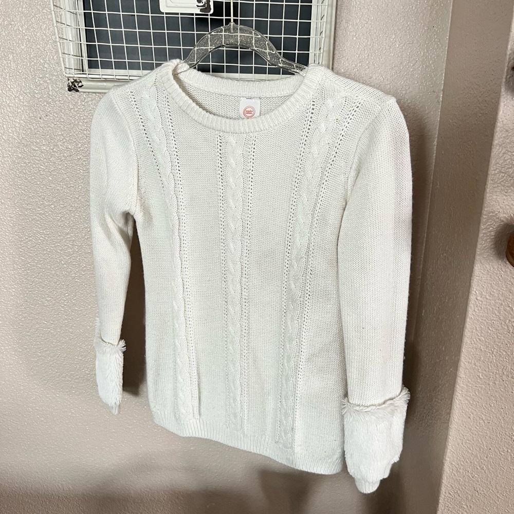 𝅺GIRLS white glittery sweater
